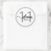 11 Monate Klassischer Rundaufkleber Runder Aufkleber (Tasche)