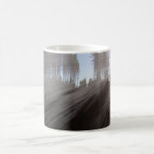 11 oz Tasse mit "Sonnenlicht durch die Pines" Bild (Mittel)