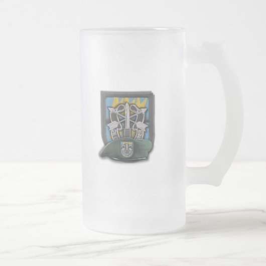 12. Des Gruppeniraks der speziellen Kräfte grelle Mattglas Bierglas (Rechts)