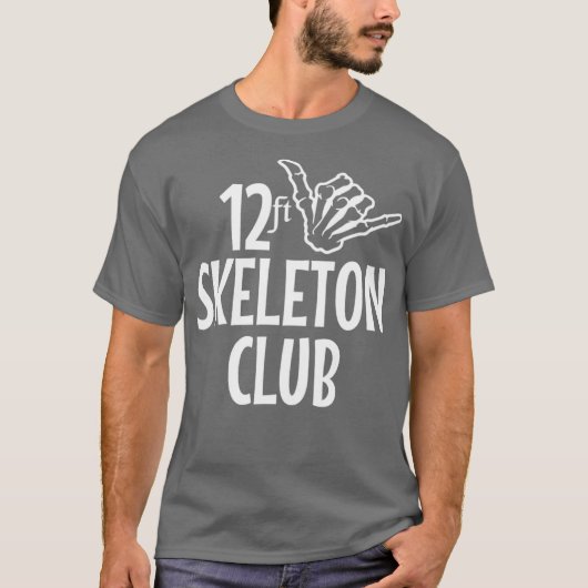 12 Ft Skeleton Club Gigant Skelly Halloween Infern T-Shirt (Vorderseite)