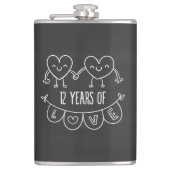 12. Jubiläum Geschenk Chalk Herzen Flachmann (Vorderseite)