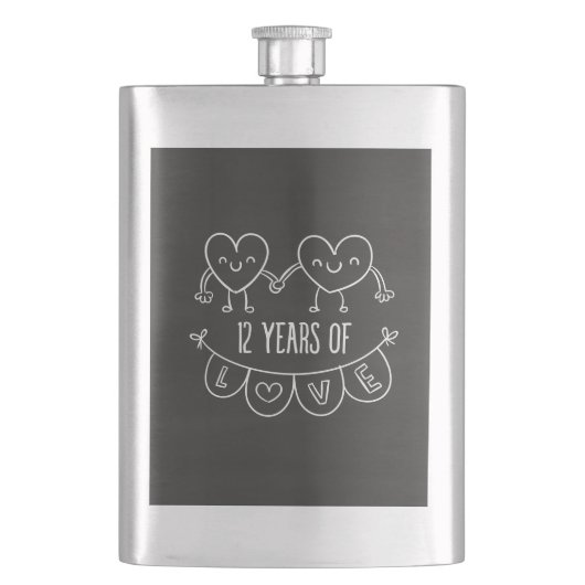 12. Jubiläum Geschenk Chalk Herzen Flachmann (Vorderseite)