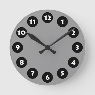 12 Spots - Black, White and Gray Runde Wanduhr