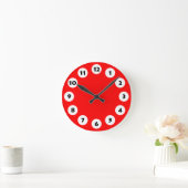12 Spots - Black with White on Red Runde Wanduhr (Zuhause)