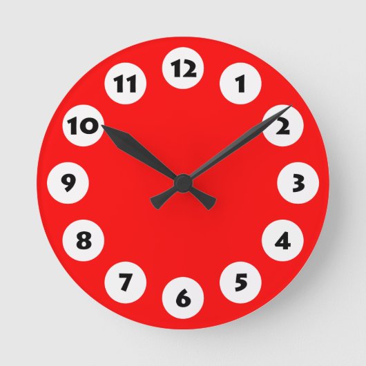 12 Spots - Black with White on Red Runde Wanduhr (Vorderseite)