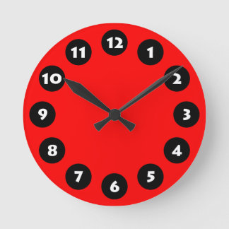 12 Spots - Schwarz, Weiß und Rot Runde Wanduhr