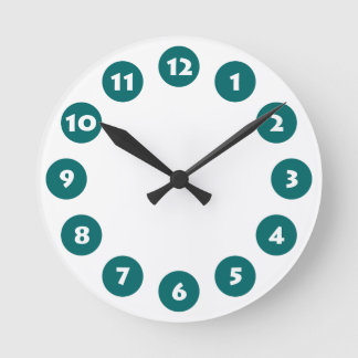 12 Spots - Weiß mit Moss Green auf Weiß Runde Wanduhr