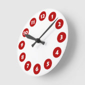 12 Spots - Weiß mit Ruby auf Weiß Runde Wanduhr (Winkel)