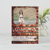 12x18 Brick Wall Grunge Gebäude Senior Ankündigung (Stehend Vorderseite)