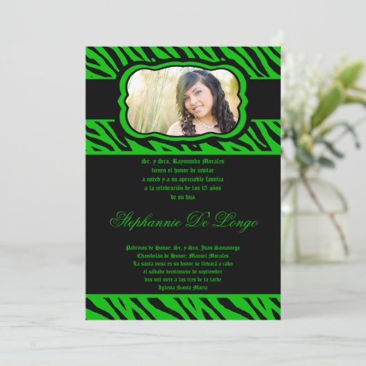 12x18 Green Zebra Print Quinceanera Einladung (Stehend Vorderseite)