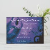 12x18 Lila Masquerade Sweet 16 Geburtstag Einladun Einladung (Stehend Vorderseite)