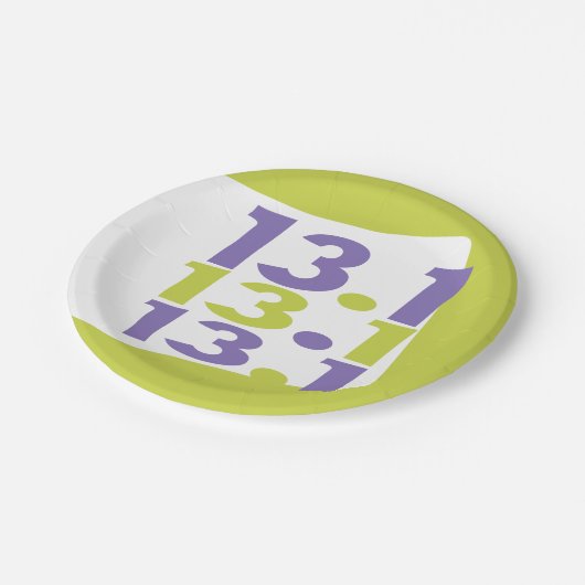 13,1 Halbmarathon themed Pappteller (Schrägansicht)