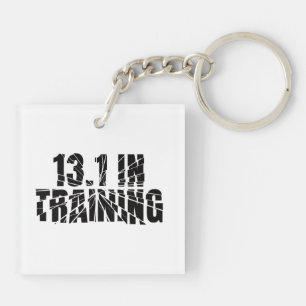 13.1 In Training Halbmarathon Läufer Gebrochenes G Schlüsselanhänger