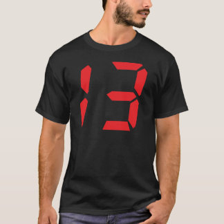 13 digitale Zahl des Weckers mit dreizehn Rottönen T-Shirt