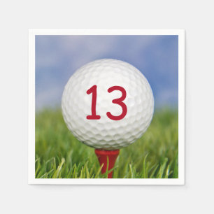 13. Geburtstag weißer Golfball auf rotem Tee Serviette