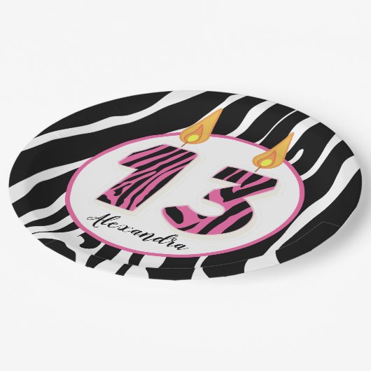 13-jähriges Mädchen Zebra Streifen Pink Trendy Geb Pappteller (Schrägansicht)