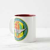 146th Avn Co Eisenbahn 3 - ASA Vietnam Zweifarbige Tasse (Vorderseite Links)