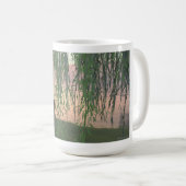14 oz Tasse mit "Unter den Weiden" Bild (VorderseiteRechts)