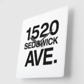 1520 SEDGWICK AVE. QUADRATISCHE WANDUHR (Winkel)