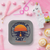 15.01. - Pothole Day Pappteller (Party)