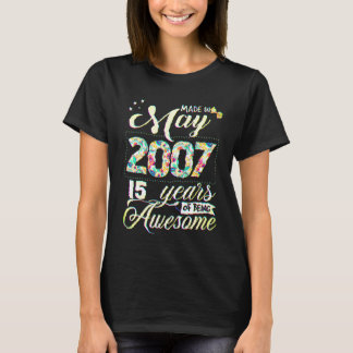 15. Geburtstag Blumen Für Frauen, die im Mai 2007  T-Shirt