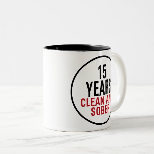 15 Jahre säubern und ernüchtern Zweifarbige Tasse (VorderseiteRechts)