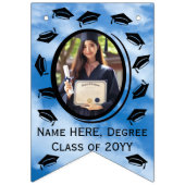 16-Foto Graduation Cap Throw in the Air, Blue Sky Wimpelkette (Dritte Fahne)