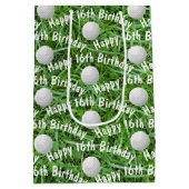16. Geburtstag Golf Balls auf Grass Medium Geschen Mittlere Geschenktüte (Rückseite)
