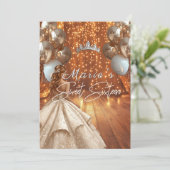 16 . Geburtstag Gown Gold Sparkle Balloons Crown Einladung (Stehend Vorderseite)