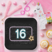 16. Geburtstag Neon Sign On Brick Pappteller (Party)