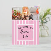 16 . Geburtstag Pink Stripe Horizontal Foto Einladung (Stehend Vorderseite)