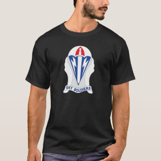 173. Im Flugzeug Brigade "Sky Soldiers" T-Shirt