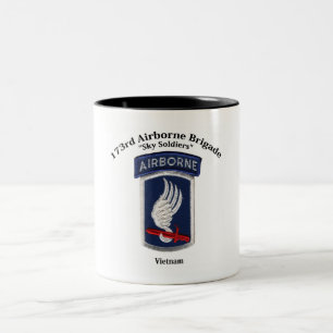173rd Im Flugzeug "Himmel-Soldat-" - Schale Zweifarbige Tasse