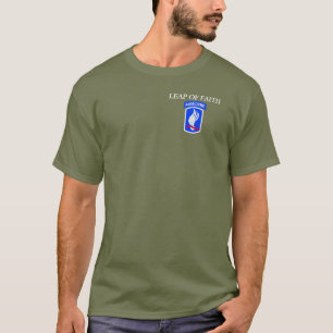 173RD IM FLUGZEUG SPRUNG Des GLAUBEN-T - SHIRT