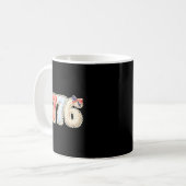 1776 Patchwork Patriotisch 4. Juli Unabhängigkeit Kaffeetasse (Vorderseite Links)