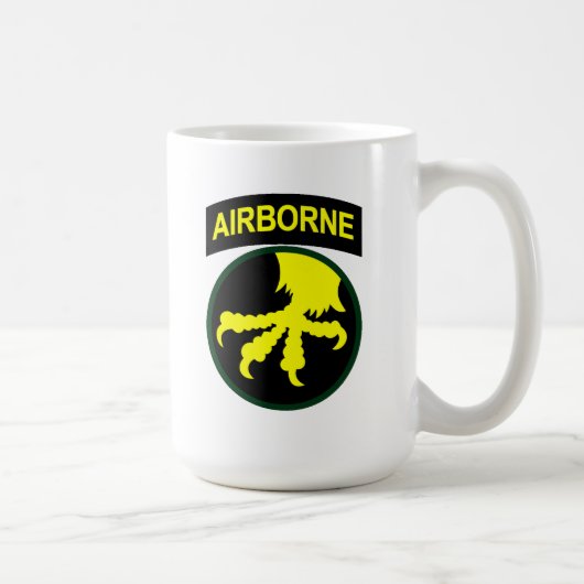 17. Im Flugzeug Abteilungs-Tasse Kaffeetasse (Rechts)