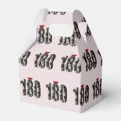 "180 in 3D: The Ultimate Darts Dimension" Geschenkschachtel (Rückseite)