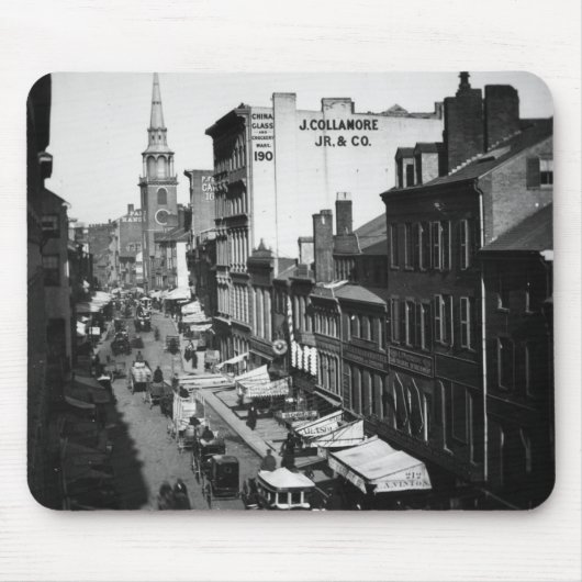 1859:  Verkehr und Geschäfte auf Washington-Straße Mousepad (Vorne)