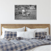1880er Jahre Foto Girl in Garden Rooster Cart Leinwanddruck (Insitu (Schlafzimmer))
