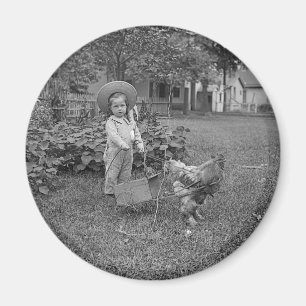 1880er Jahre Süßes Mädchen und Hahn-Karren im Gart Magnet