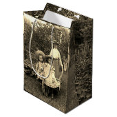 1890er Foto Heirloom Garden Mutter Töghters Mädche Mittlere Geschenktüte (Vorderseite Schrägansicht)