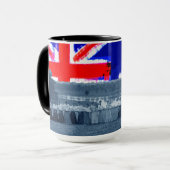 1890er Jahre Frauenumarmung der "Tug-O-War"-Flagge Tasse (Vorderseite Links)