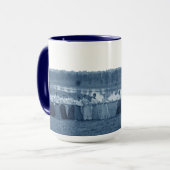 1890er Jahre Frauenumarmung des Krieges, Tug-O-Kri Tasse (Vorderseite Links)