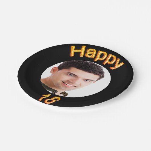 18. Geburtstag Schwarzer Goldjunge Foto Pappteller (Schrägansicht)