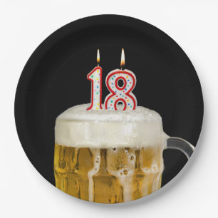 18. Geburtstagsbier auf schwarzem Pappteller