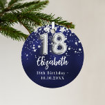 18. Geburtstagsnavy blauen Silberstars Ornament Aus Metall<br><div class="desc">Eine marineblau Hintergrundfarbe mit Imitaten silbernen Sternen. Die blaue Farbe ist ungleichmäßig. Name,  Text/Datum hinzufügen</div>