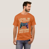 18th Birthday Boy Gift Level 18 Gamer 2008 18 Year T-Shirt (Vorne ganz)