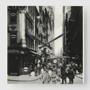 1905 Nassau Street, New York City Quadratische Wanduhr