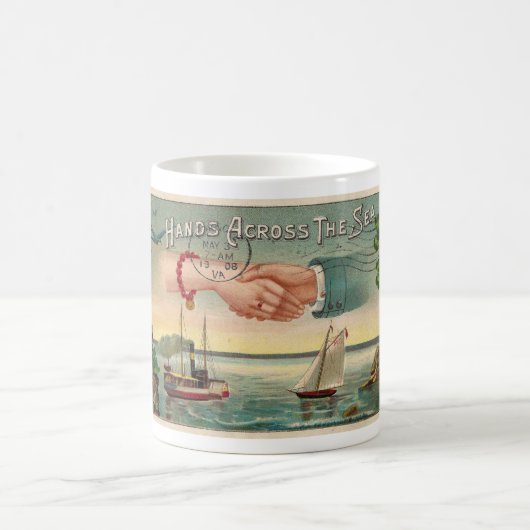 1908 Postkarte "HÄNDE ÜBER DAS MEER" Kaffeetasse (Mittel)