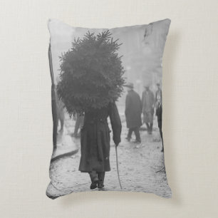 1915: Soldat mit Weihnachtsbaum Zierkissen
